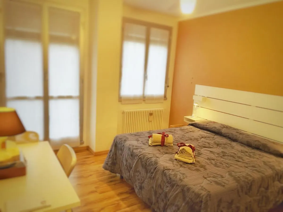 Lägenhet Quaranta Short Stays Reggio Emilia